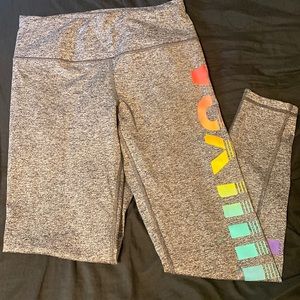 VSX knockout workout legging. SIZE MEDIUM